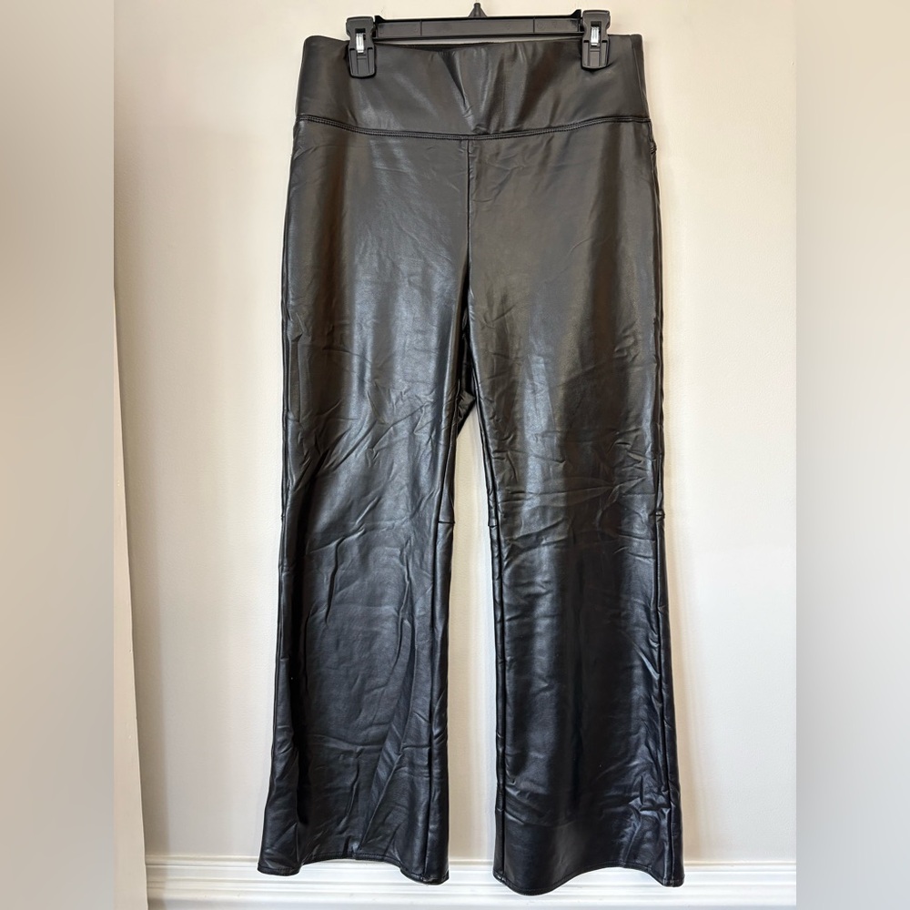 Vince Camuto Black Faux Leather Pull On Pants Pleather Flare Size Medium